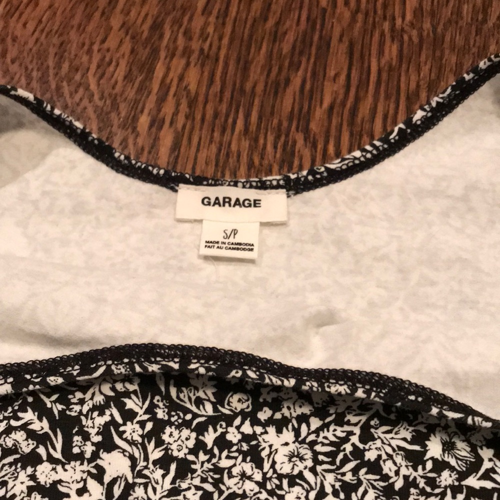 Tops - Picture 3 of 6